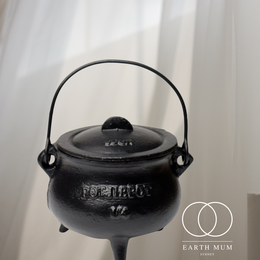 Cast Iron Cauldron Potjiepot with Lid - Ritual & Smudging Cauldron