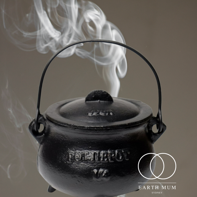 Cast Iron Cauldron Potjiepot with Lid - Ritual & Smudging Cauldron
