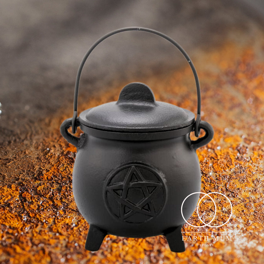 Cauldron, Large Pot Belly Pentagram, Cast Iron Black, Size 15cm x 22cm
