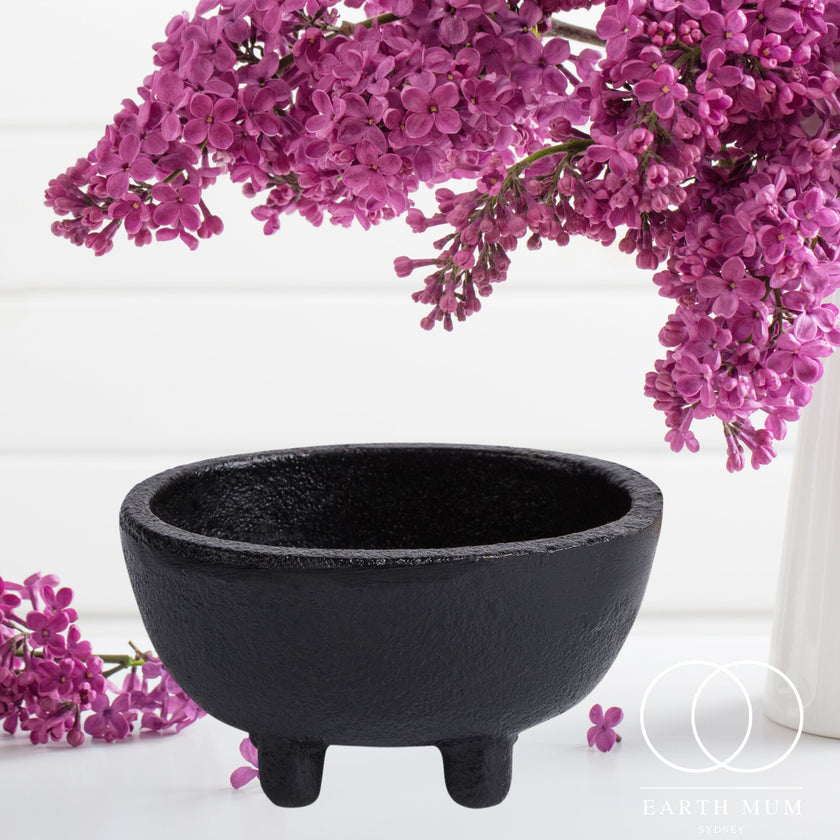 Cauldron Cast Iron Oval, 3.5cm x 5.5cm x 7.5cm