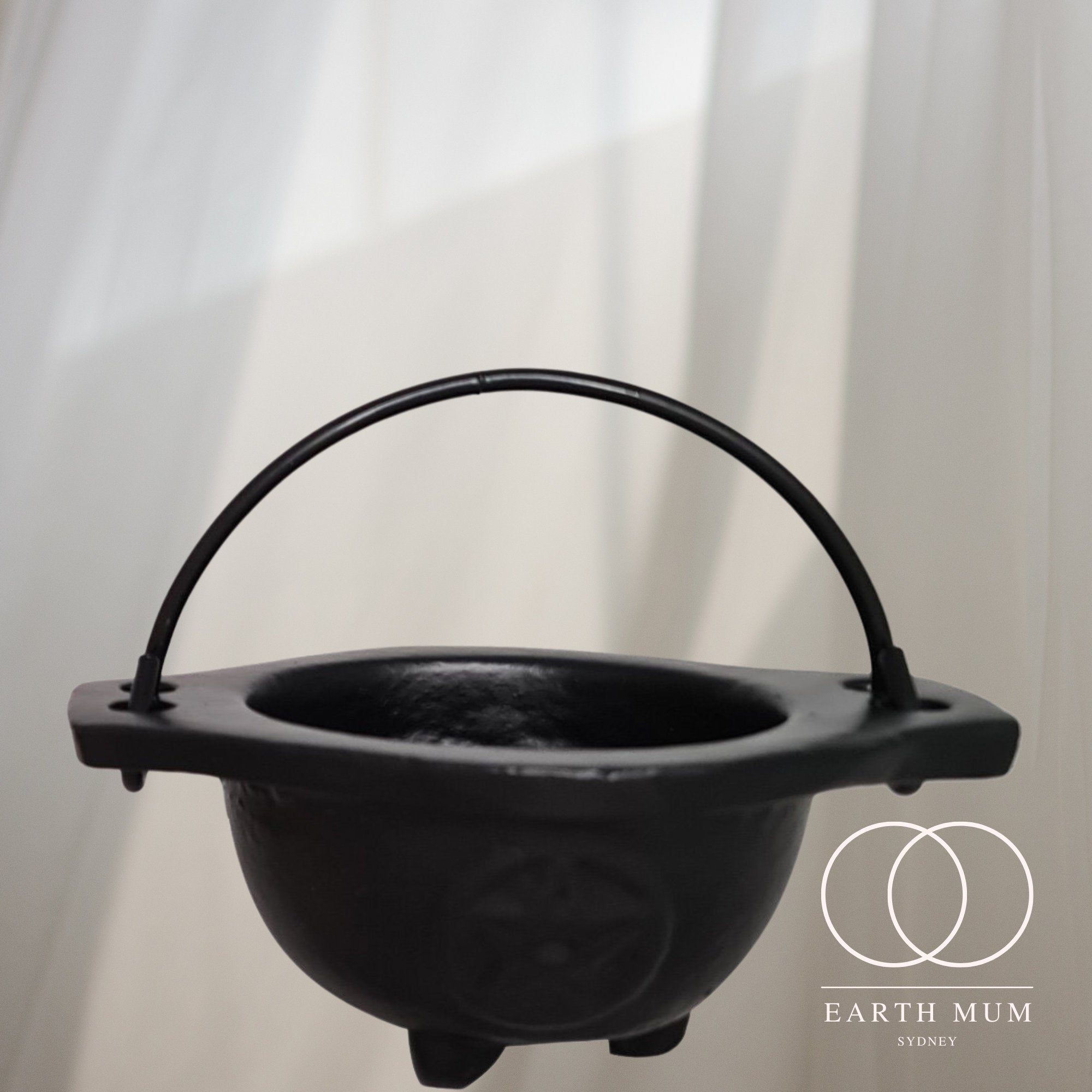 Cauldron Pentagram Open Cast Iron, 5cm x 9cm x 12.5cm